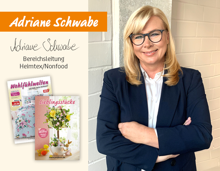 Adriane Schwabe, Bereichsleitung Heimtex/Nonfood, lächelnd im Business-Outfit